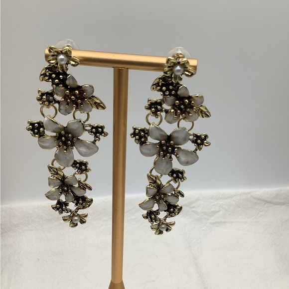 Victorian Floral Gold and White long Pierced Earrings - Picture 2 of 3